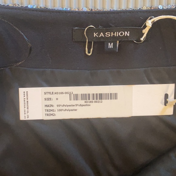 Silver Sequin Mini Skirt w/ Geometric Design NWT Size Medium - Picture 4 of 8